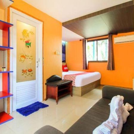 Oyo 271 The Resort Romklao Bangkok Extérieur photo