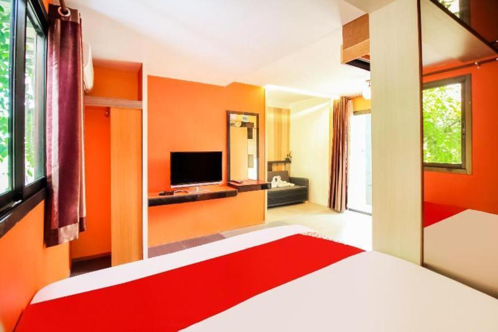 Oyo 271 The Resort Romklao Bangkok Extérieur photo