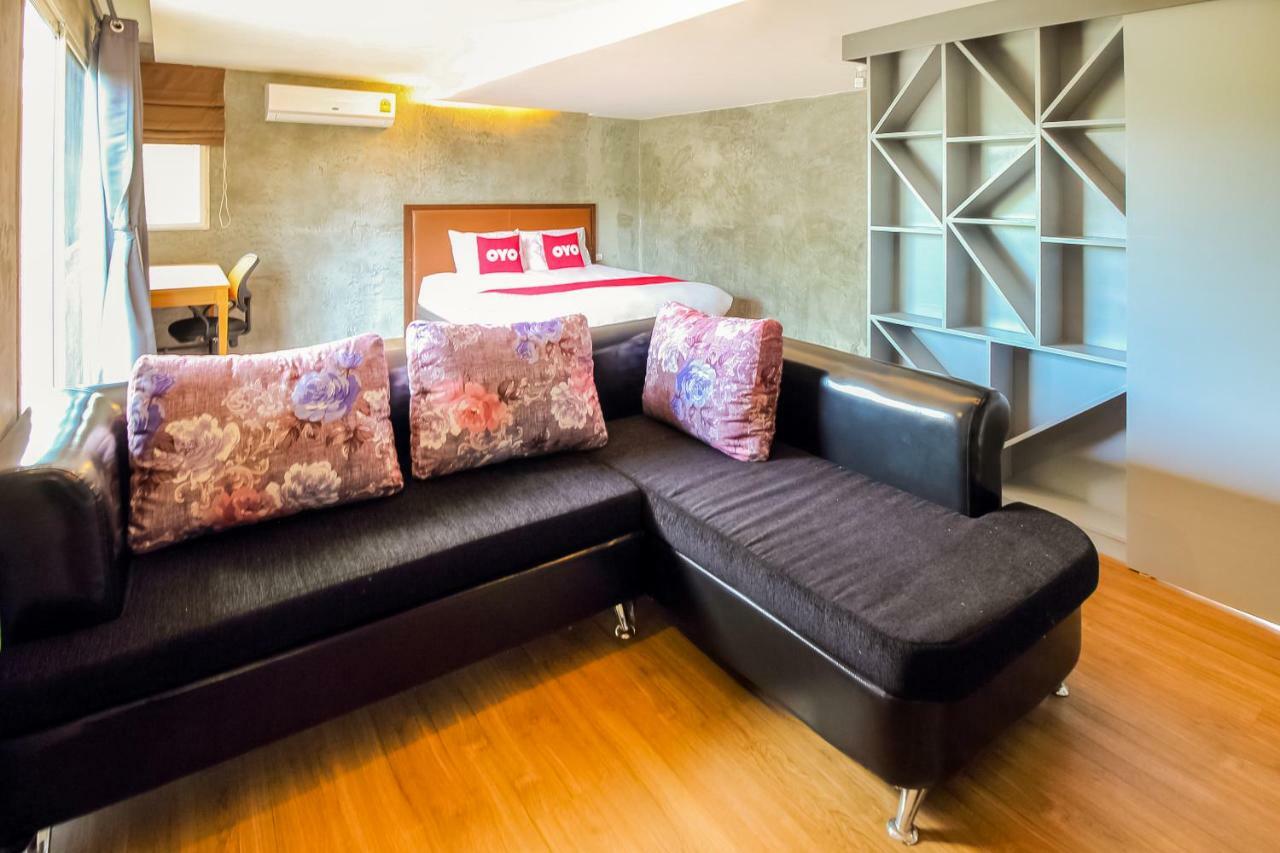 Oyo 271 The Resort Romklao Bangkok Extérieur photo