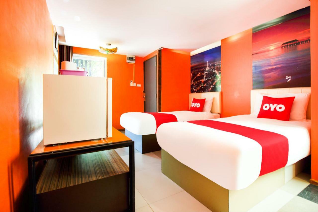 Oyo 271 The Resort Romklao Bangkok Extérieur photo