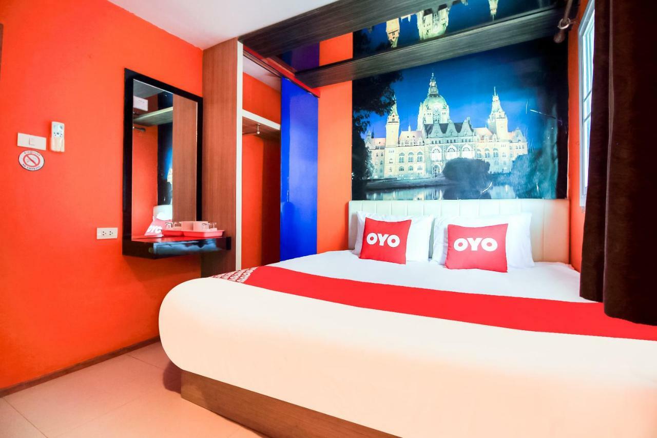 Oyo 271 The Resort Romklao Bangkok Extérieur photo